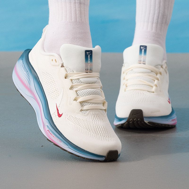 Lightweight Road Running Shoes - أحذية نايك النسائية الأصلية منخفضة الارتفاع