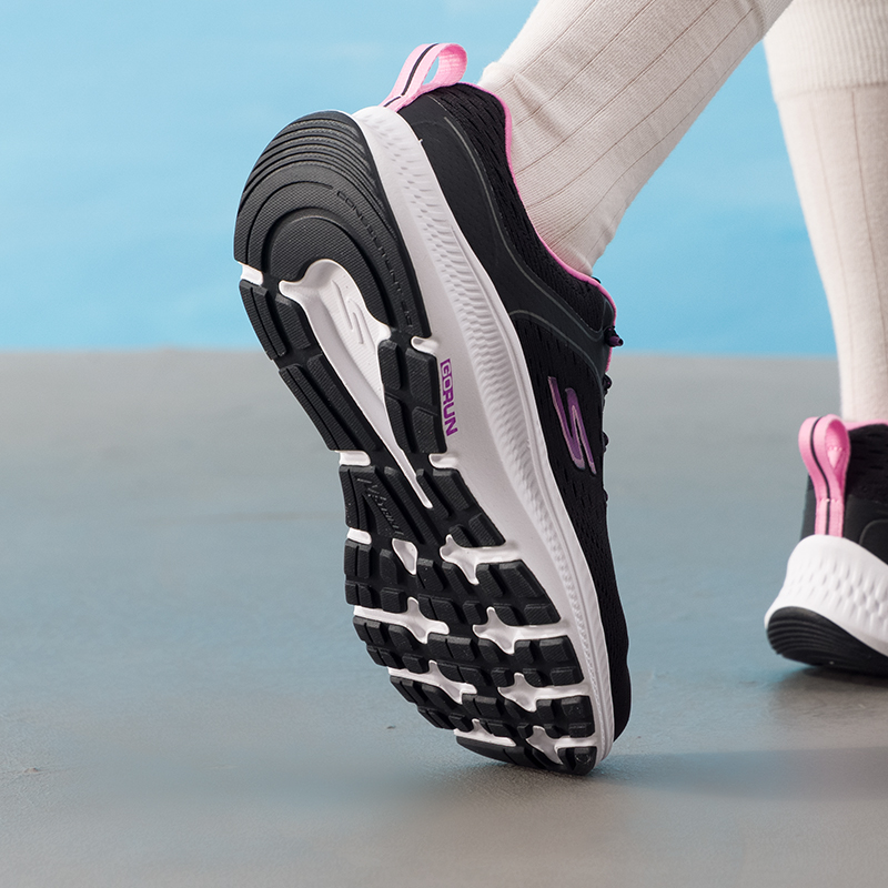 أحذية سكيشرز النسائية الأصلية، - مراجعة Lightweight Road Running Shoes وسعره