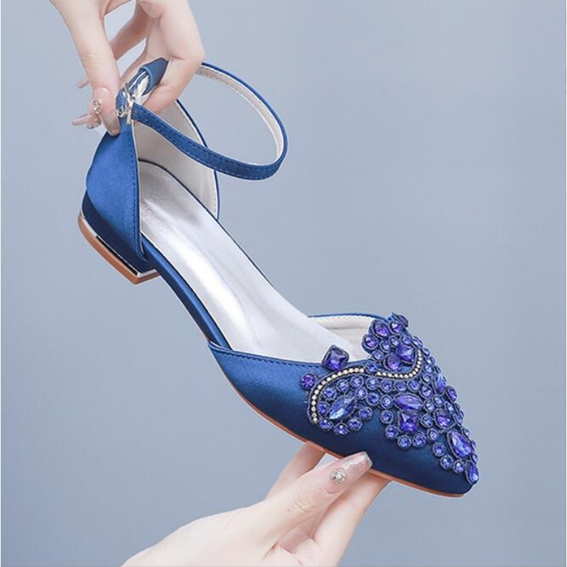 2 سنتيمتر كعب مسطح وأشار الصنا - مراجعة Sandals وسعره